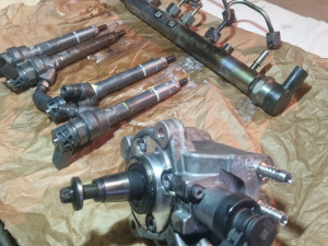 Dizne  7 810 702 visokotlacna pumpa set BMW N47N motor