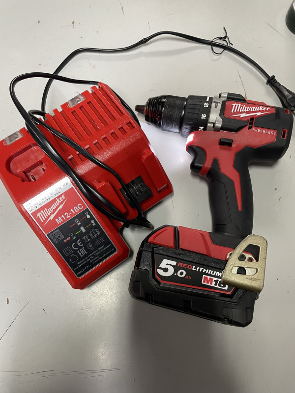 Milwaukee aku busilica  M18 CBLPD