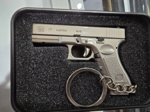 Pištolj GLOCK 17 SILVER Privjesak