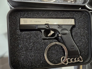 Pištolj GLOCK 17 SILVER BLACK Privjesak