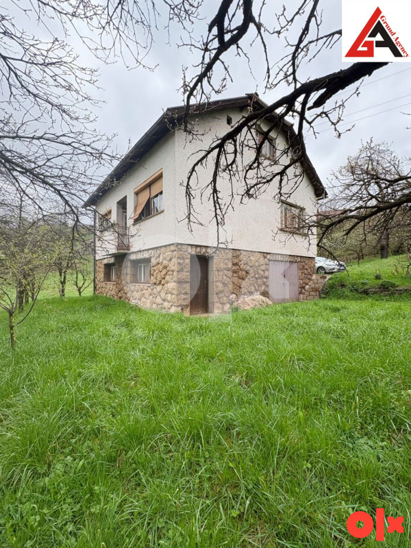 Kuća 200 m2 i okućnica 4786 + 7695 m2 - Zenica 4
