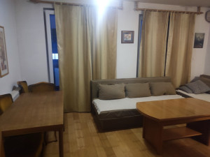 Iznajmljujem garsonjeru u  B Luci