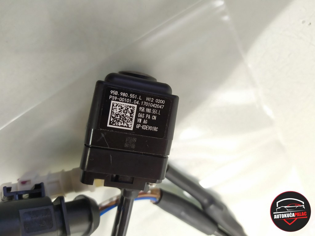KAMERA NOVO PORSCHE MACAN  95B980551L E17155