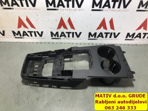 KONZOLA NASLONJAČA Audi A3 8V 2015