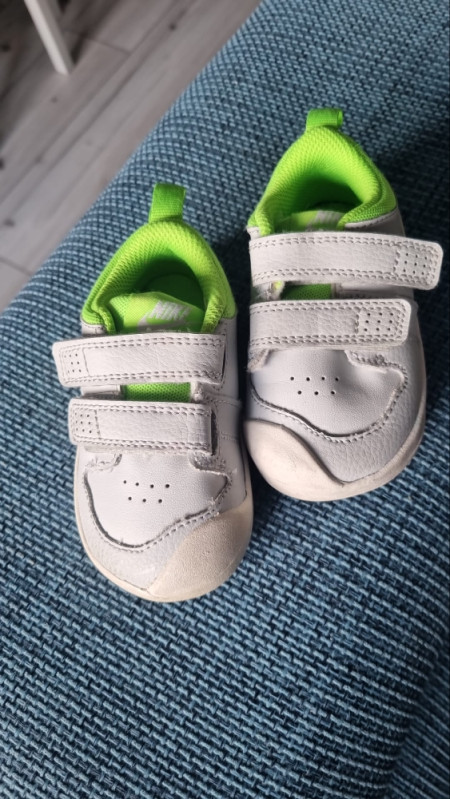 Patike Nike vel 21