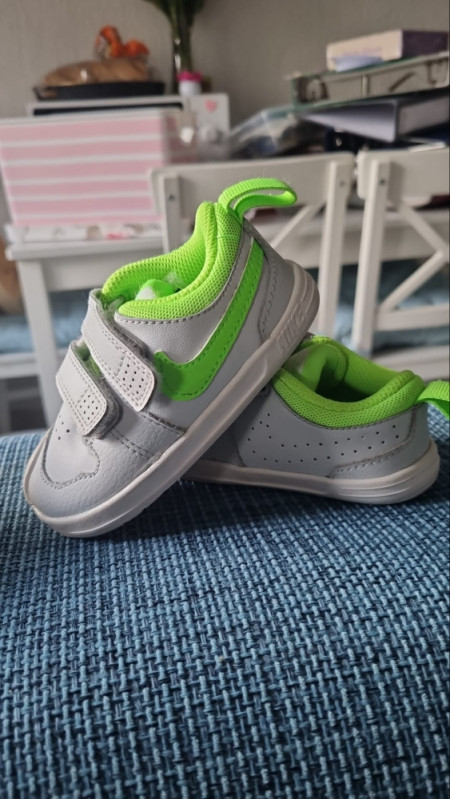 Patike Nike vel 21
