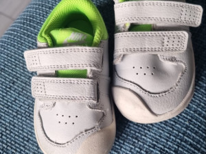 Patike Nike vel 21