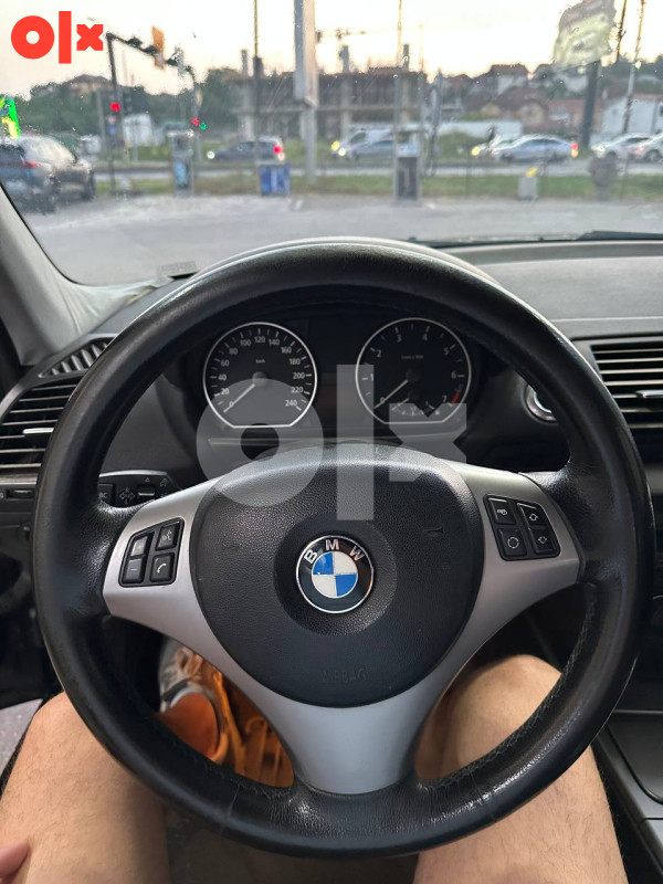 BMW 120i  (registrovan do Jula 2026)