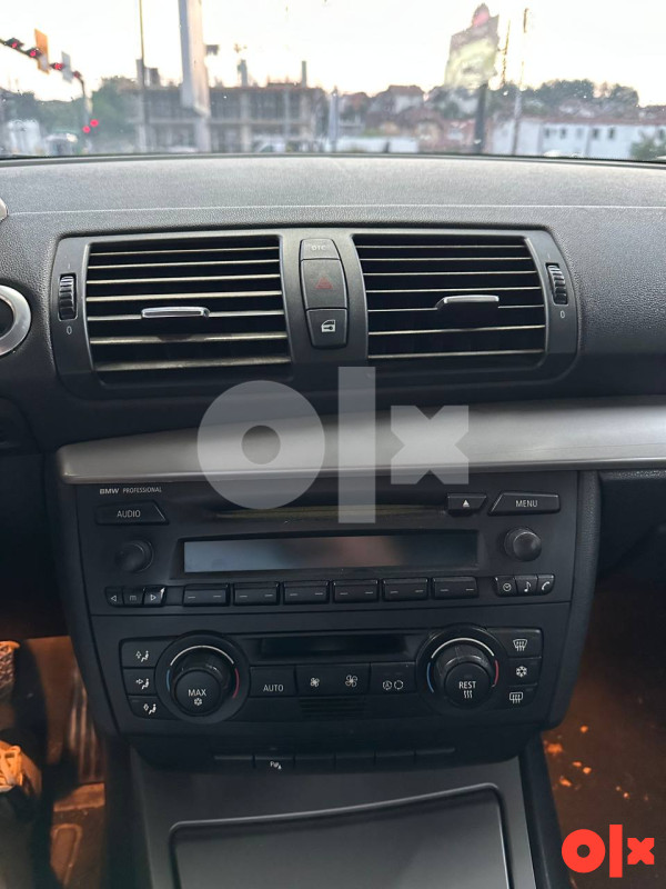 BMW 120i  (registrovan do Jula 2026)