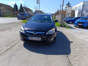 Opel Astra 1.6 benzi 2011g Registrovan o...