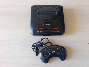 Sega Mega Drive 2 sa jednim dzojstikom