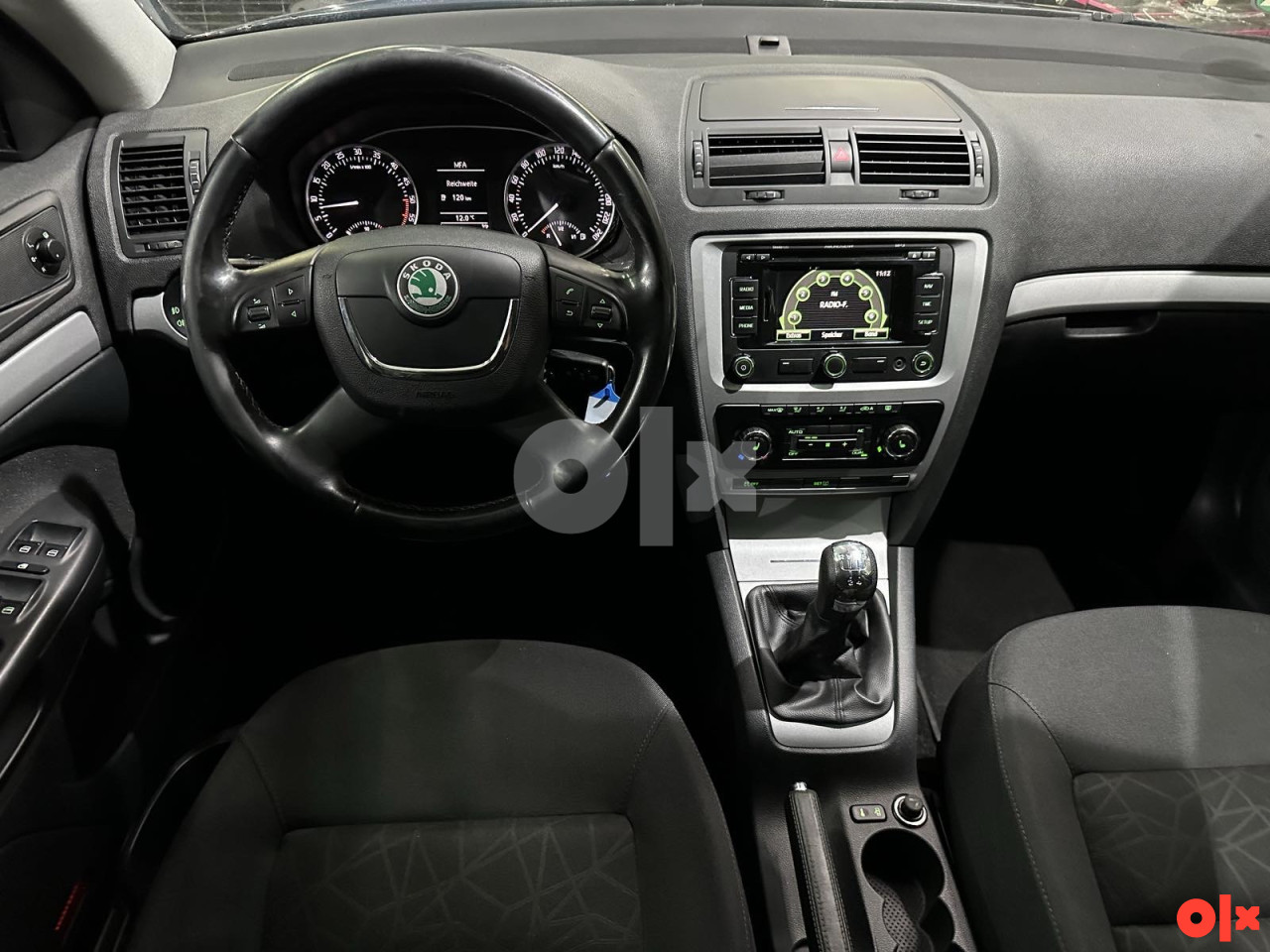 ŠKODA OCTAVIA SW 1.6 TDI, 2011 GODINA, NAVIGACIJA,KLIMA