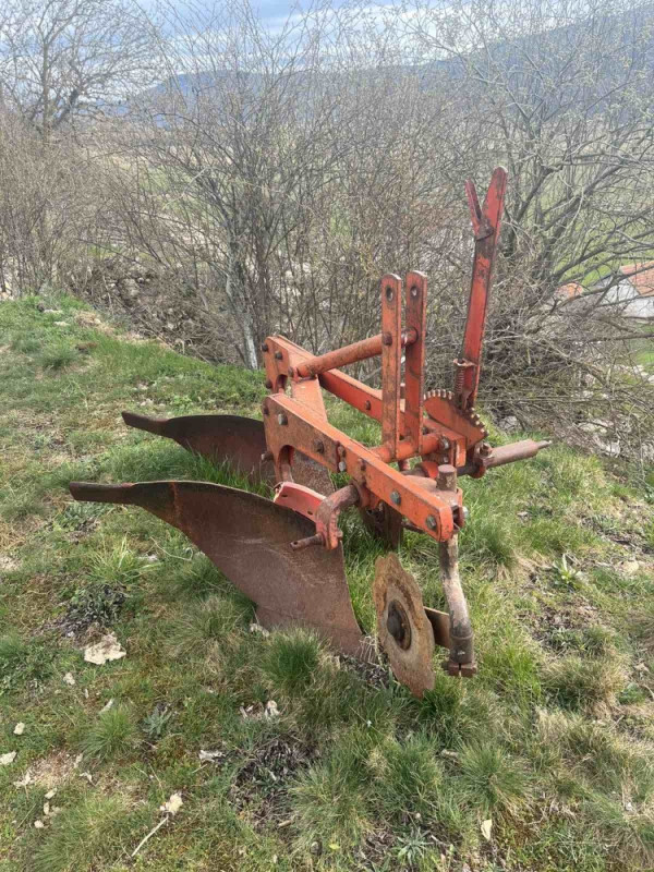Plugovi IMT 755 Nisko klinastu zvati na 066 961 855