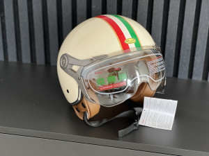 Kaciga za motor M