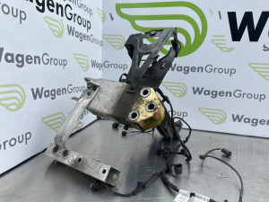 Nosac fara desni BMW F10 2012 (fotografija 2)