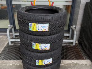 245/45 R18 ROTOLLA