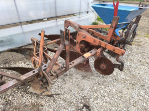 Plugovi za traktor batuje olt