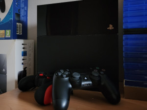 Playstation 4 HDR | 2 Controllera | 40 igrica | GARANCIJA SONY PS