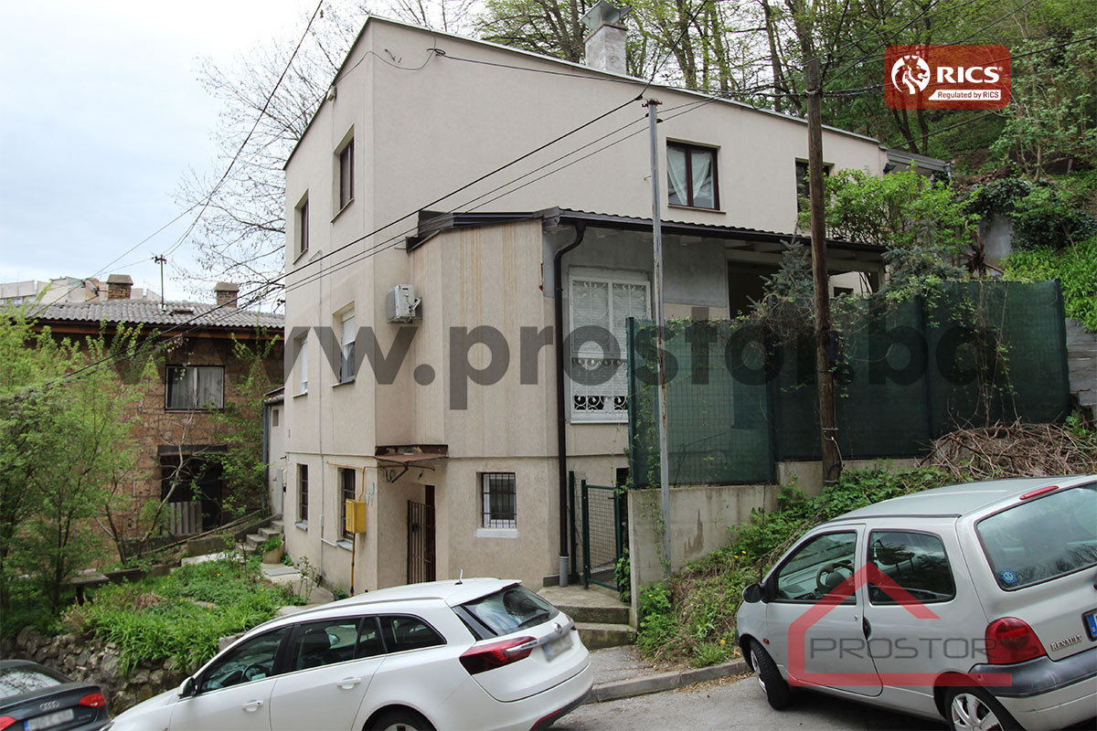 PROSTOR prodaje: Četverosoban stan, Čobanija 2