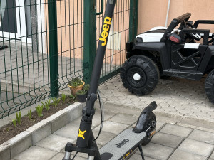 Jeep elektricni romobil KAO NOV