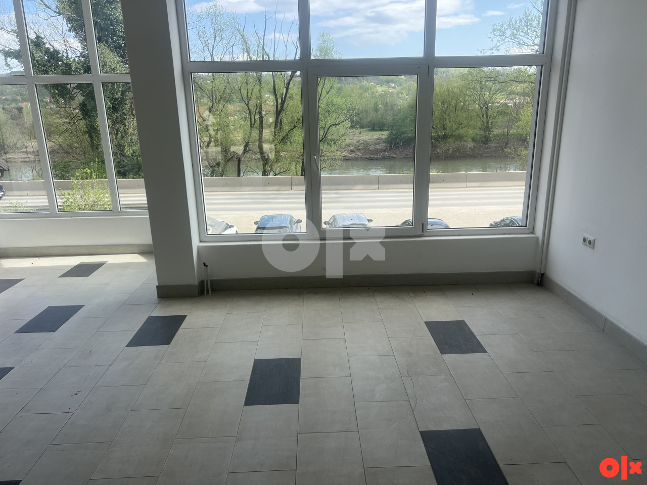 Izdajem Poslovni prostor Doboj 2