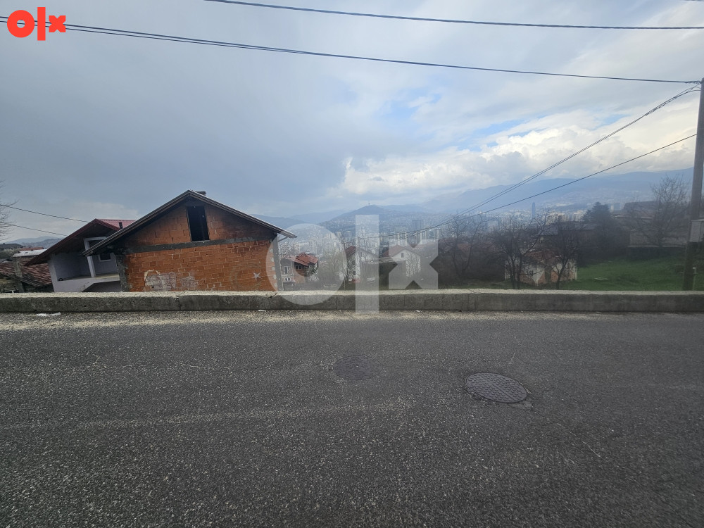 Zemljište 1000 m2 i dvije kuce Sarajevo Hrasno Brdo 2