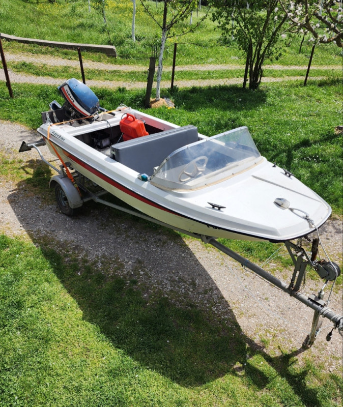 Čamac/Gliser sa pentom YAMAHA 28 HP
