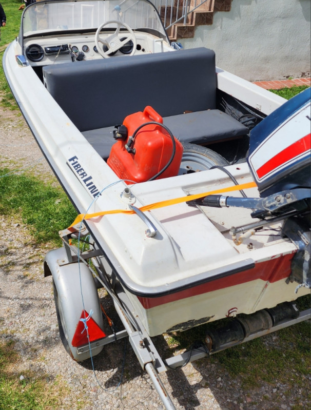 Čamac/Gliser sa pentom YAMAHA 28 HP