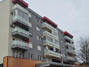 TOP LOKACIJA!!Prodajem luksuzan stan -ILIDZA (Grand centar)