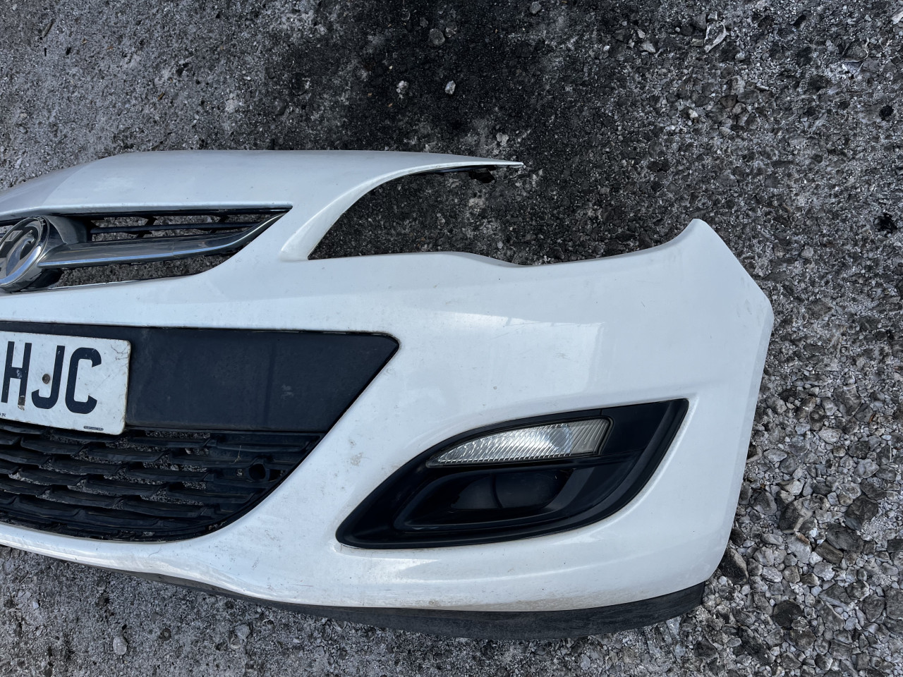 prednji branik karambolka opel astra j 10-16