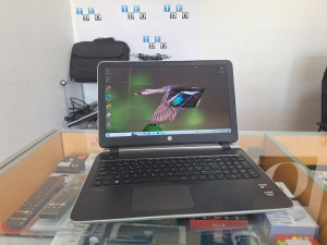 Laptop HP Pavilion 15 AMD A8/8GB/SSD/R7 M260