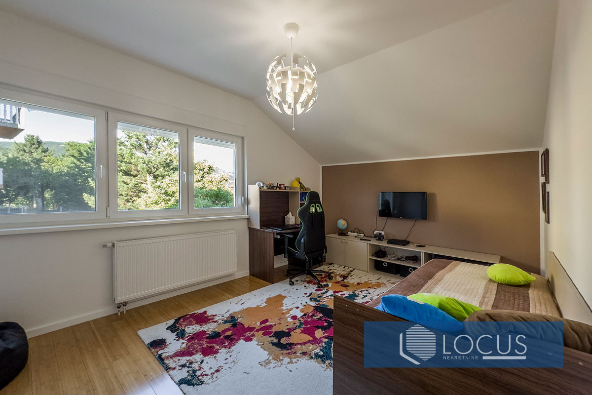 LOCUS: Kvalitetno građena kuća, Blagovac, Vogošča 10