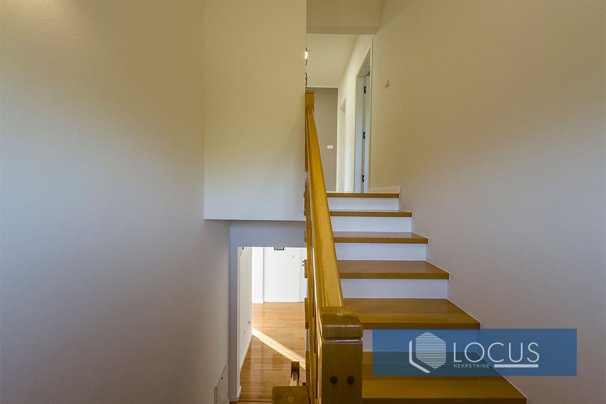 LOCUS: Kvalitetno građena kuća, Blagovac, Vogošča 18