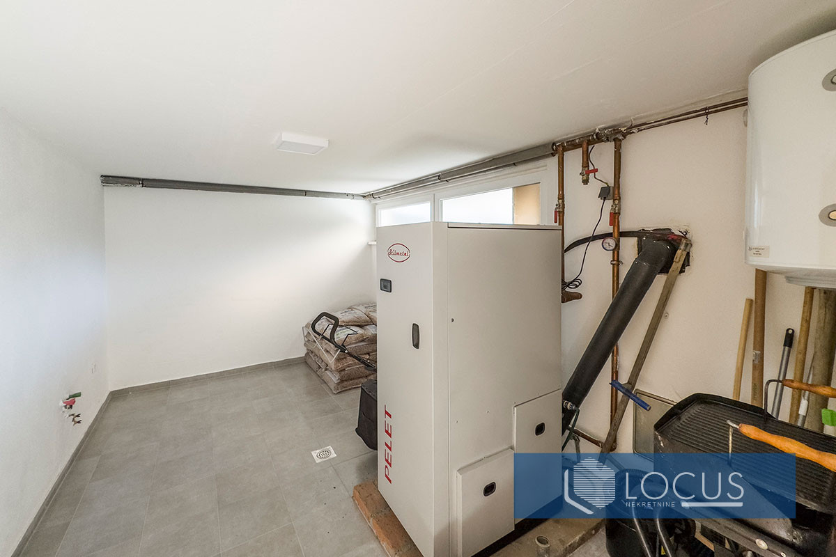 LOCUS: Kvalitetno građena kuća, Blagovac, Vogošča 19