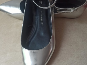 Cipele zenske GAP srebrene na spic ravne