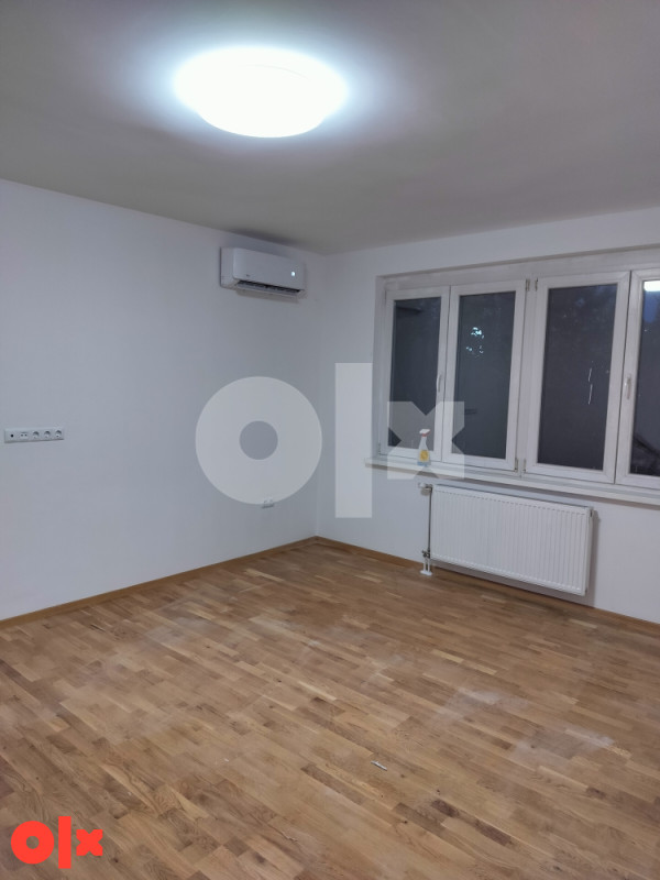 Izdajem stambeno poslovni extra lokacija C/Vila Sarajevo. 2