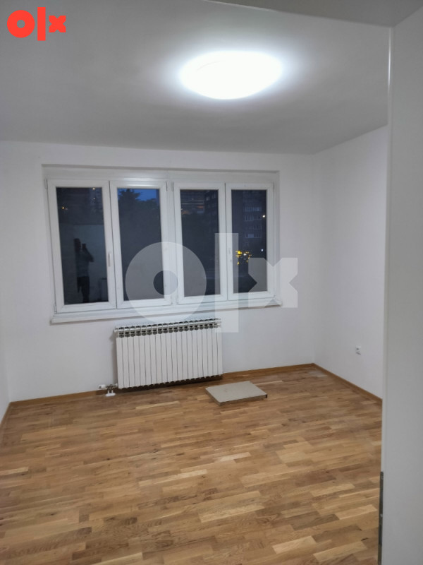 Izdajem stambeno poslovni extra lokacija C/Vila Sarajevo. 3