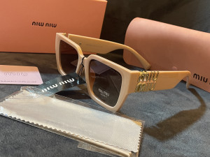 Zenske suncane naocale MiuMiu Pink