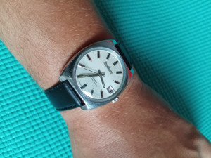 mehanički vintage muški ručni sat omikron švajcarski