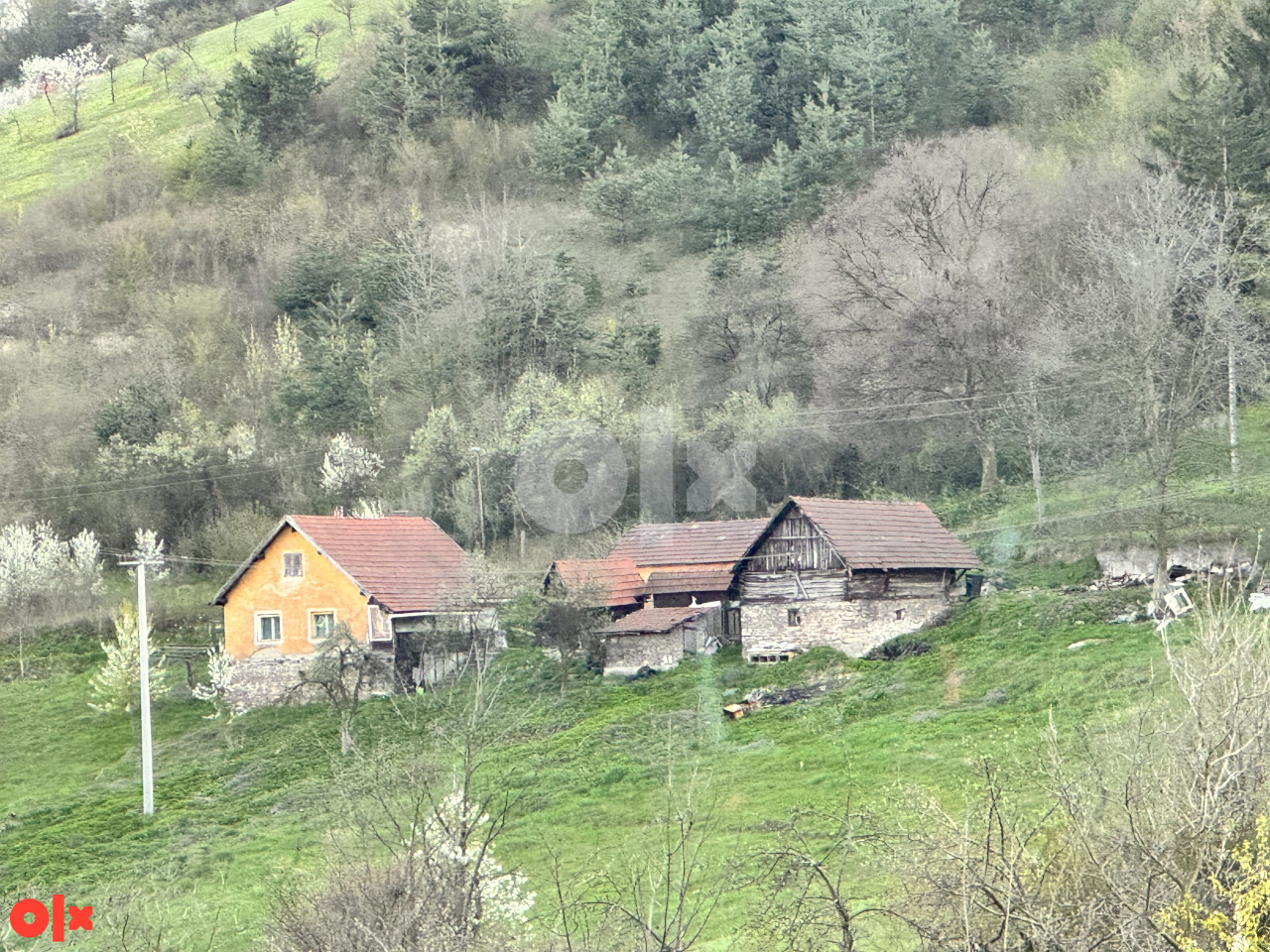 Kuća i zemlja Zenica 1/1 sa pratećim objektima i dozvolama