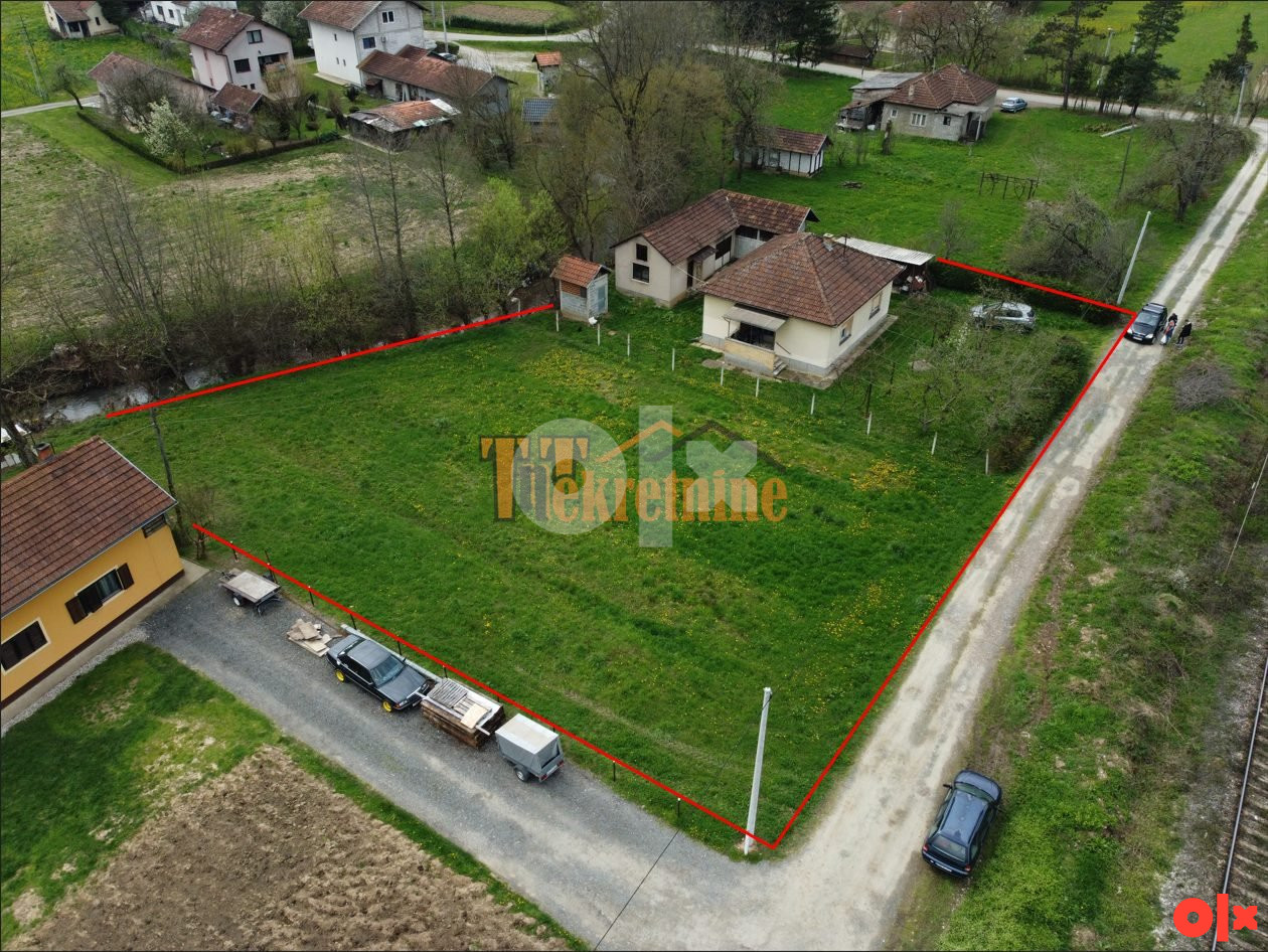 Kuća 76m2 i placa 1781m2 - Prijakovci