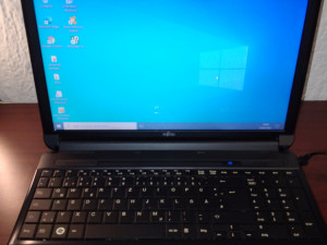 Fujitsu Lifebook AH530