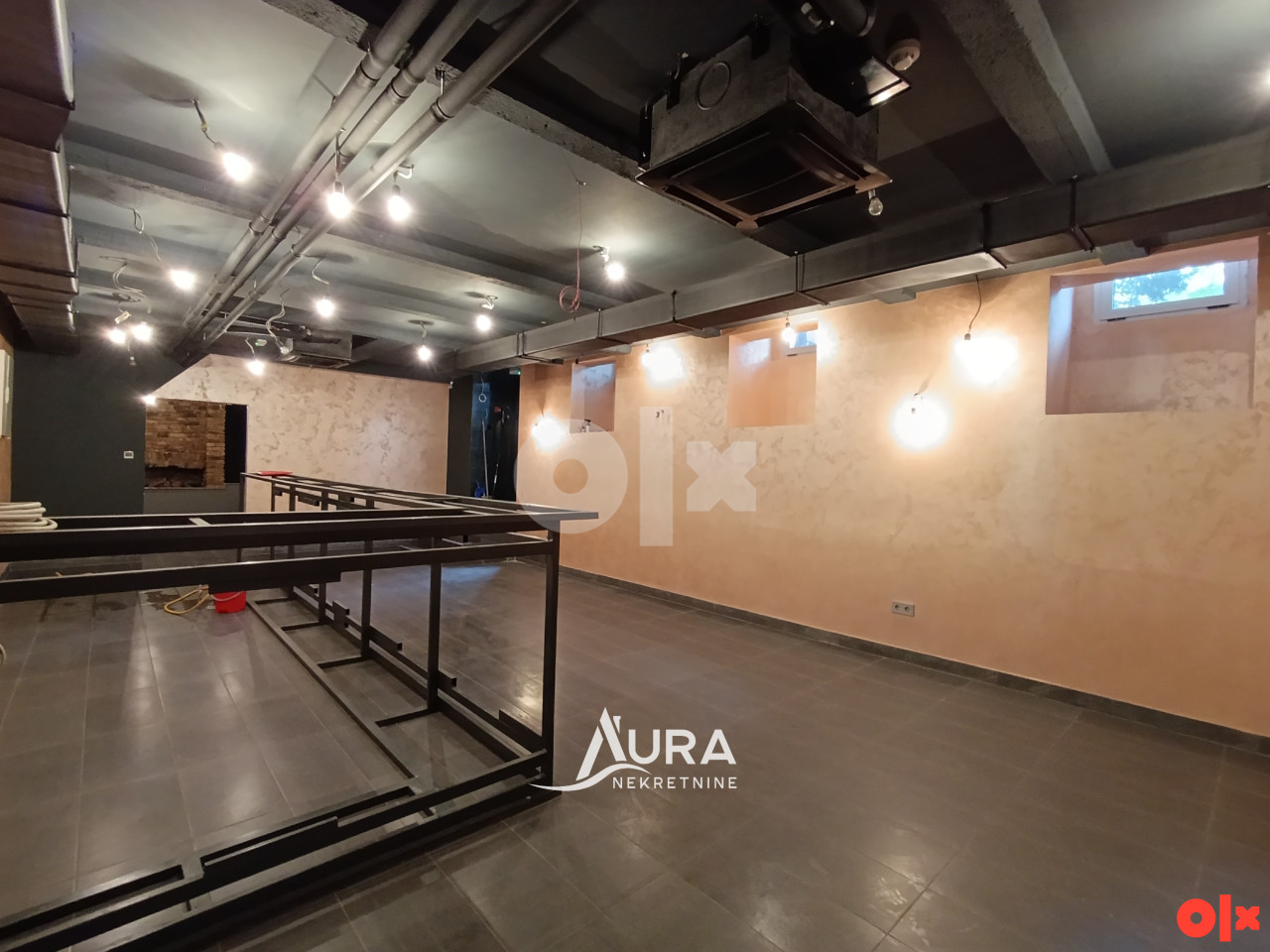 AURA/ Adaptiran poslovni prostor 145m2 / Centar 2