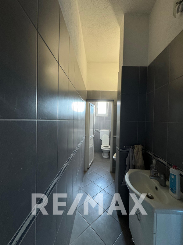 Hala sa skladištem i kancelarijama uz tranzit - 600m2 23