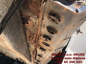 Prag šasije LIJEVI Mercedes w203 2006