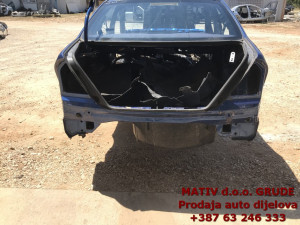 VEZNI LIM nazad Mercedes w203 2006