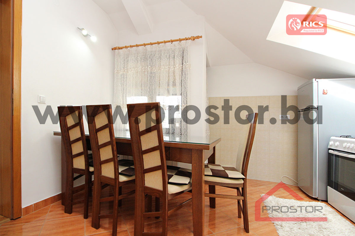 PROSTOR izdaje: Trosoban stan, Stari Grad 10