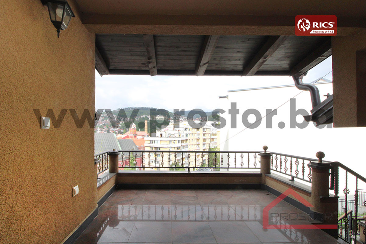 PROSTOR izdaje: Trosoban stan, Stari Grad 11