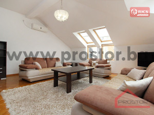 PROSTOR izdaje: Trosoban stan, Stari Grad