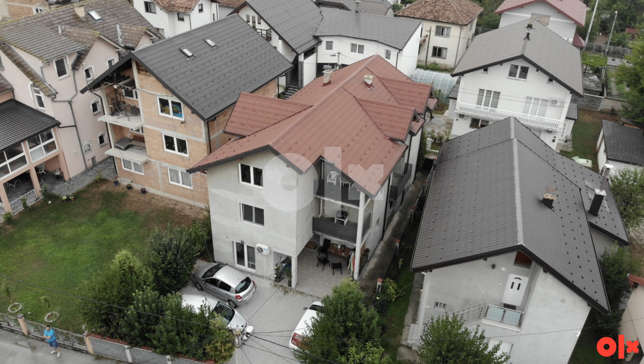 Trospratna kuća novije gradnje/ Ilidža